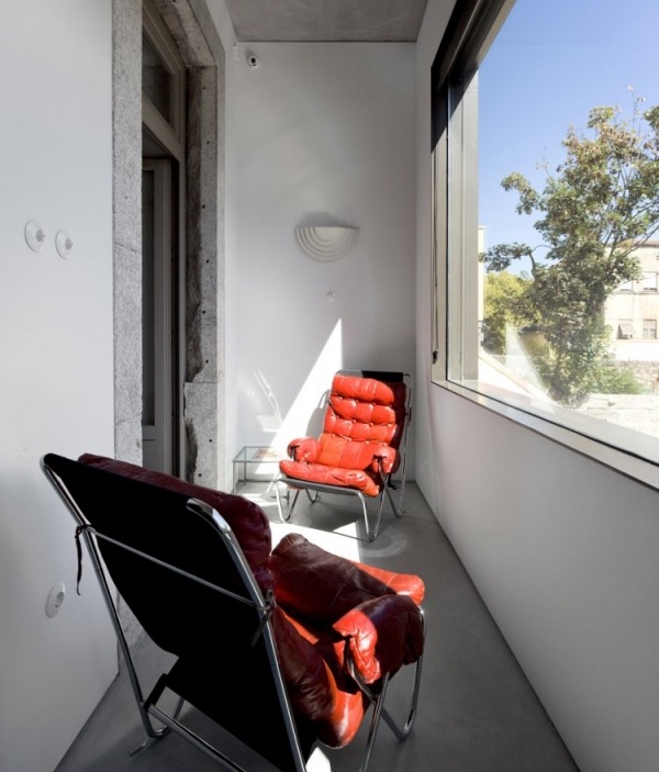 Balkónové červené kreslo Casa do Conto