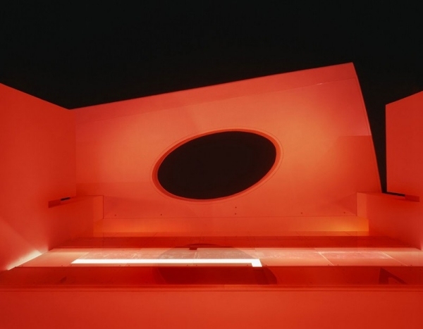 Botanický hotel encanto v červenom osvetlení acapulco