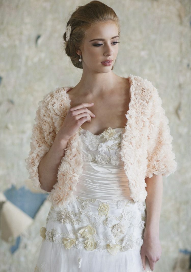 Zábal vyrobený z bundy s krátkym rukávom a ružového dizajnu hod nevesty na svadbu jaeckchen-rose-design-champagne-color