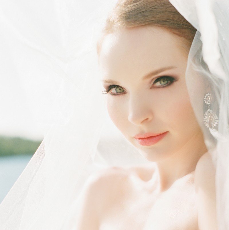 Nevesta-make-up-zelené-oči-ružovo-matné-rúž