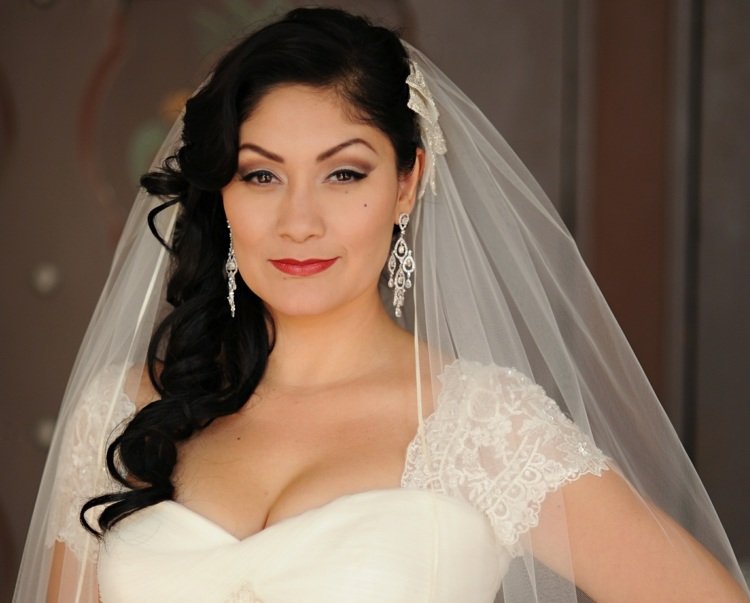 svadobný makeup tmavé pery hnedé oči očné linky