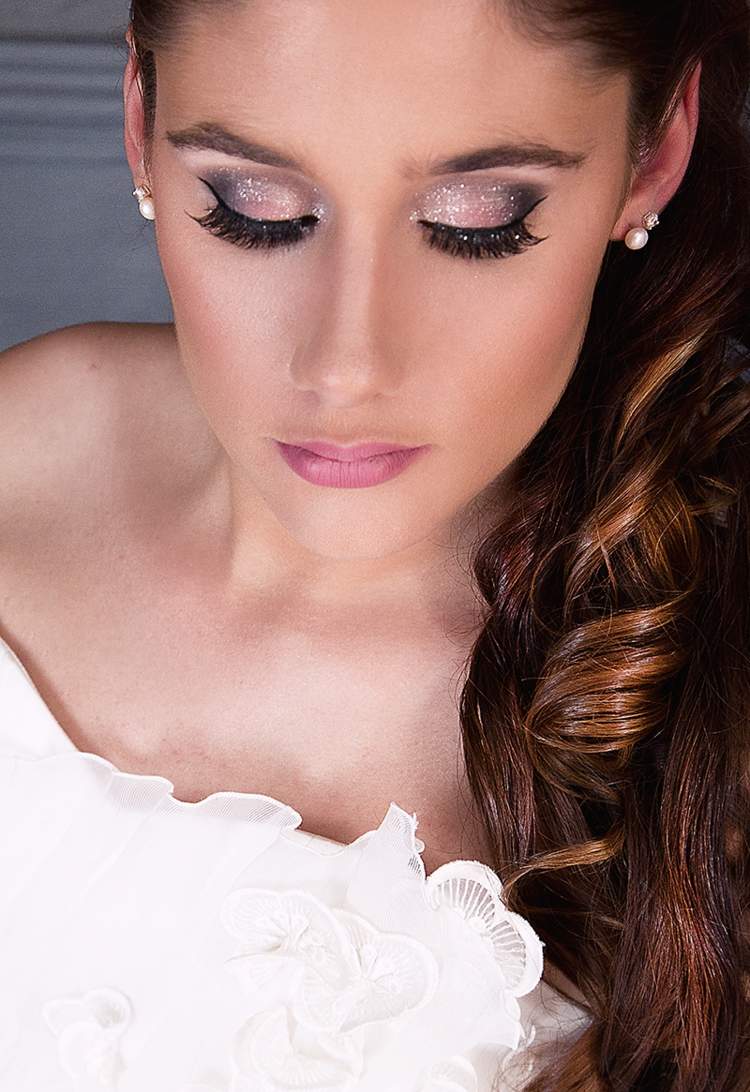 trblietky falošné riasy očné linky svadobné líčenie urobte si to samy