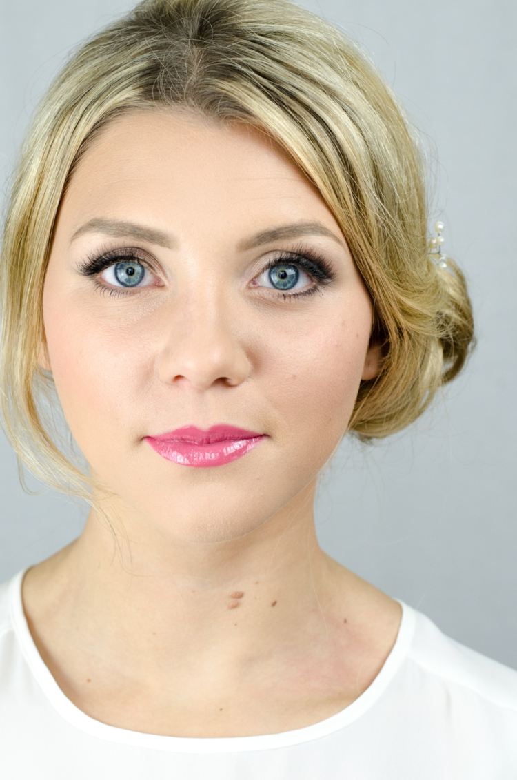 ružové pery blond nevesta nápady na líčenie modré oči