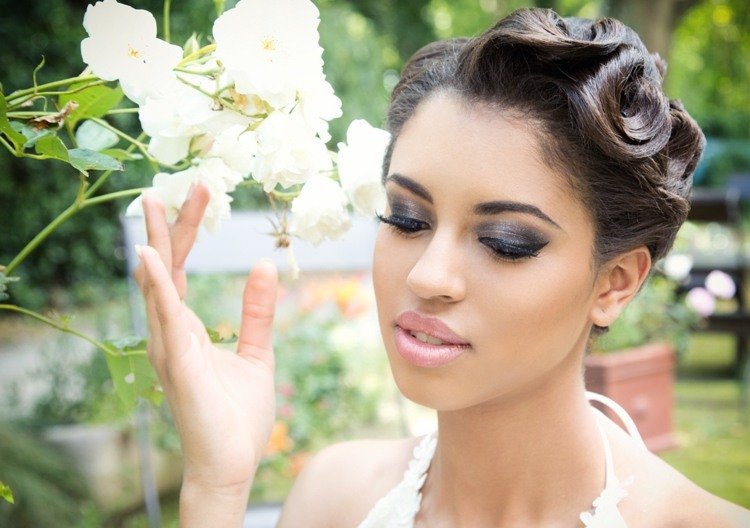 make -up nevesta nápady strieborné očné tiene ružové pery