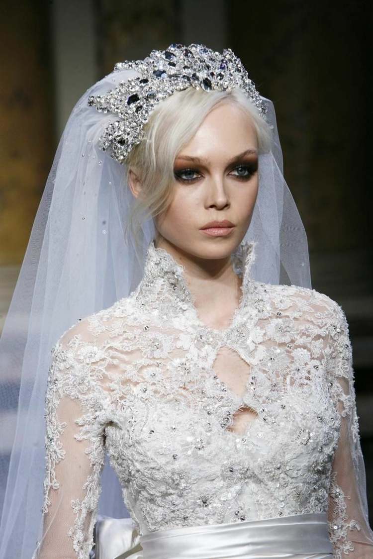 závoj svadobný účes s diadémom bujné drahokamy tip