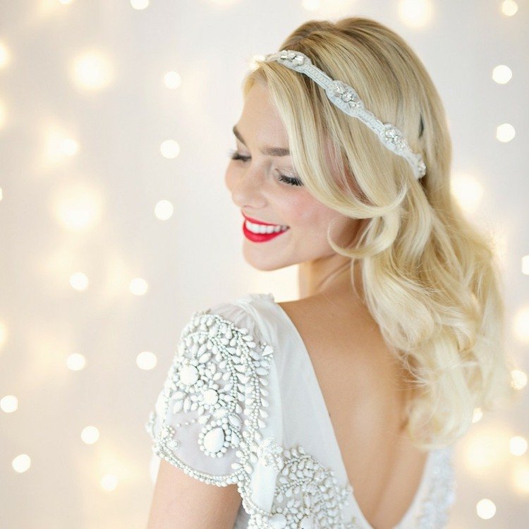 diadém vlasy otvorené nevesta vlny nápad retro vzhľad drahokamu šaty