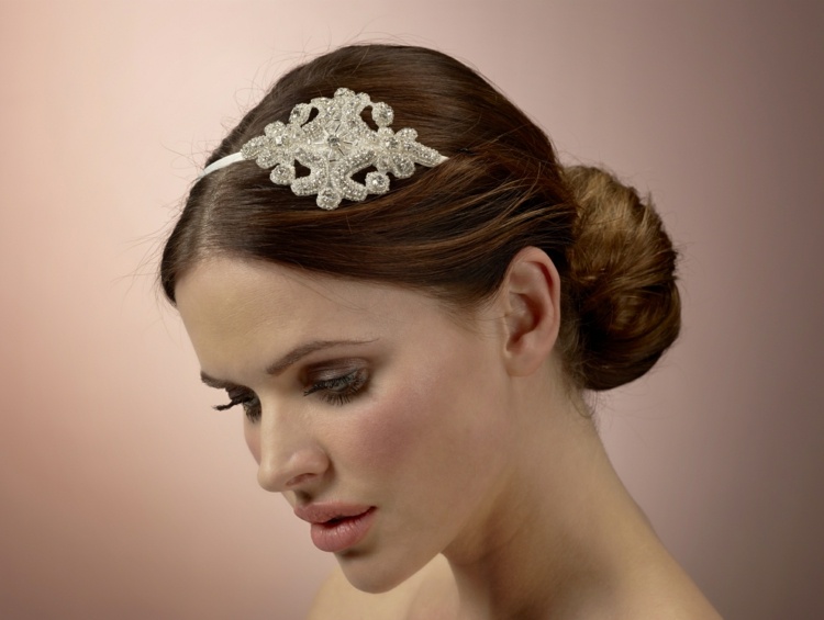 čelenka nápad elegantný drdol svadobný účes nápad
