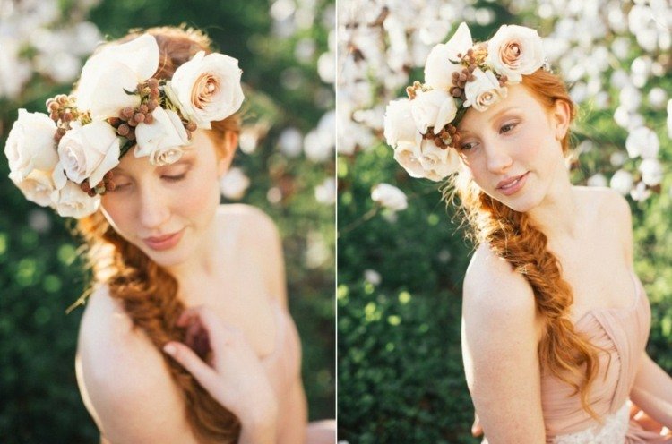 Vrkočový styling s vencom z bielych ruží svadobný účes-vrkoč-ruže-biela-ryšavé-vlasy-vonku-svadba-párty