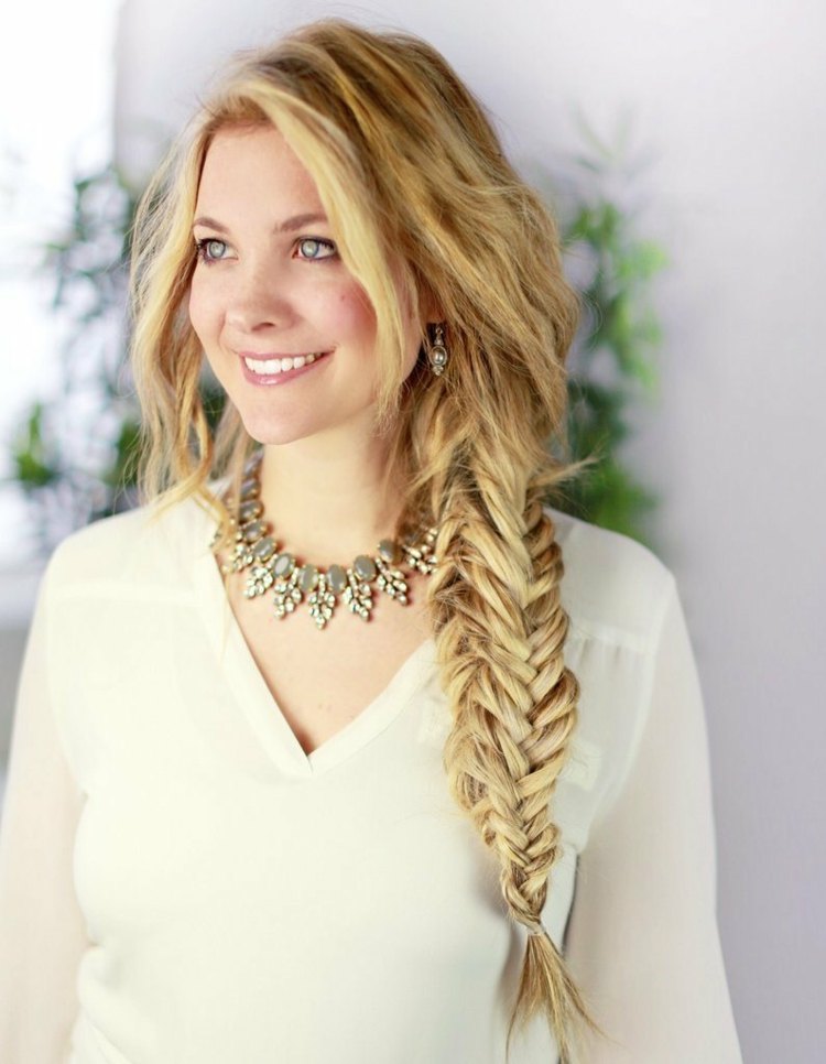 Boho chic svadobný účes s dvojitým vrkočom z rybej kosti svadobny-uces-s-pigtailom-rybacou travou-double-styling-idea-svadba