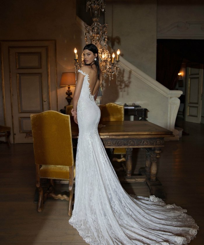 Vlak na svadobné šaty vyzerá ako z rozprávky svadobná móda kolekcia berta 2015 návrh vlaku bez chrbta