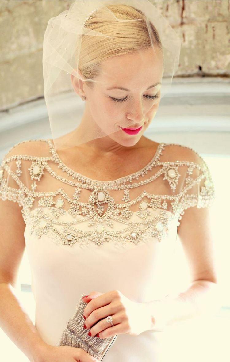 nápad-svadobné šaty-kamienky-krištáľ-svadobné-šaty-dizajn-ramienka-závoj