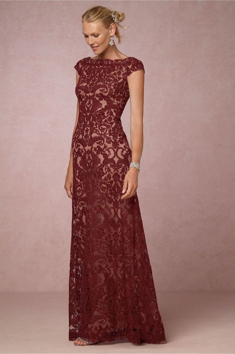 svadobné šaty-červená-čipka-béžová-zem