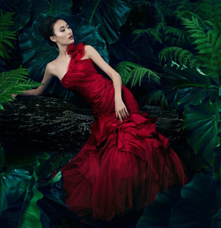 svadobné šaty-červené-jedno-rameno-vera-wang