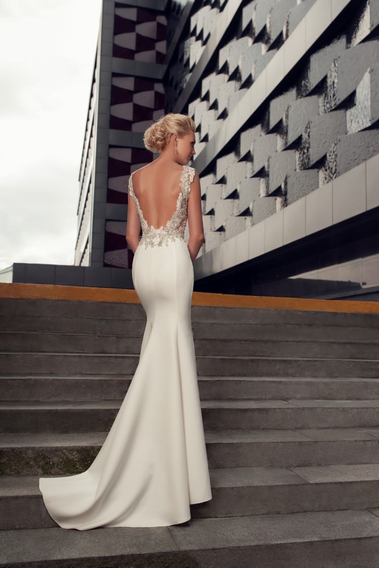 Svadobné šaty bez chrbta morská panna strih tesné vyšívané top