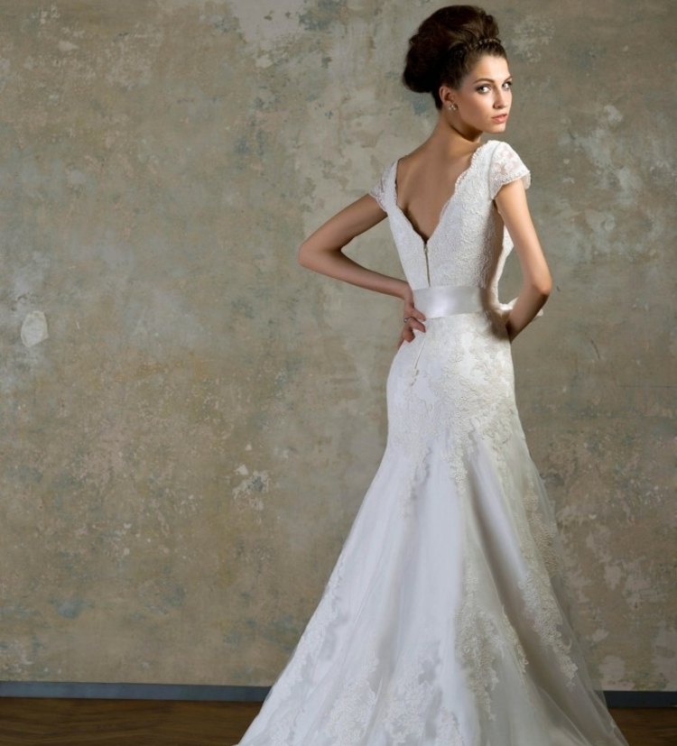 Svadba 2015 svadobné dlhé šaty lichotivé s krátkym rukávom