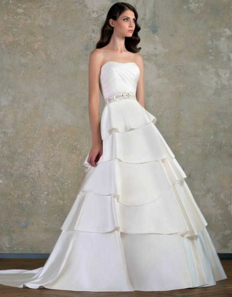 dlhé svadobné šaty moderné trendy 2015 návrhár Bien Savvy