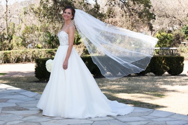 krásna-nevesta-kolekcia-lazaro-2014-móda