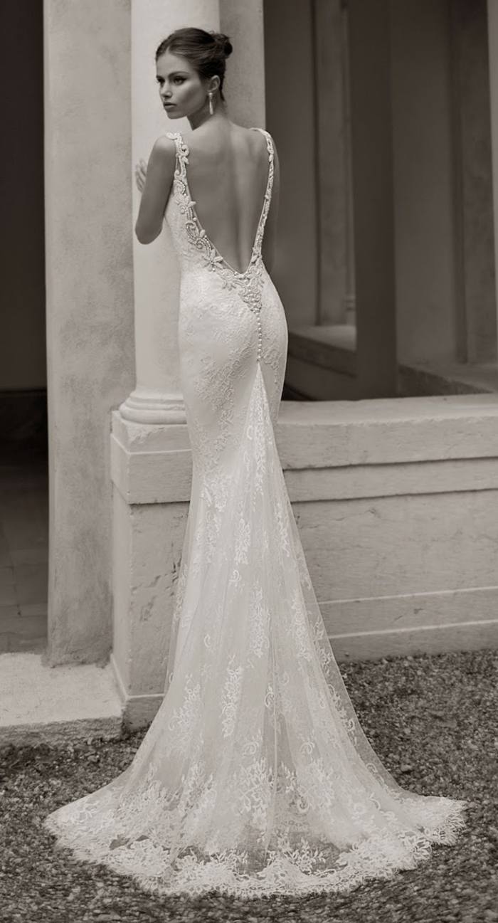 Dôraz na chrbtový a krstný model krásna čipka a tyl s výstrihom vzadu