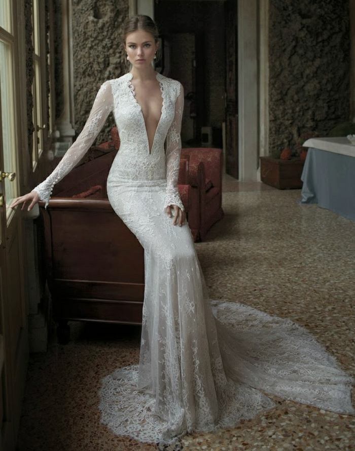 Šaty po zem s hlbokým čipkovaným dekoltom šaty s hlbokým výstrihom a výstrihom