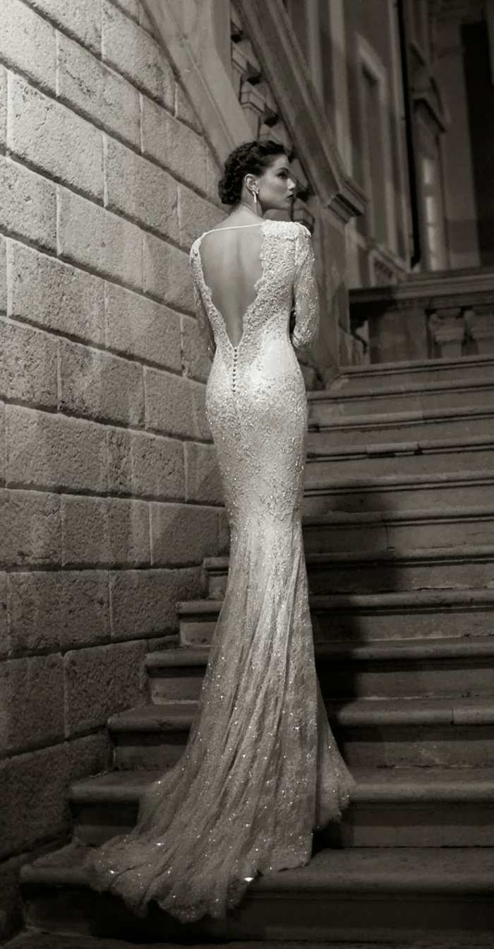 najkvalitnejšie materiály ručne vyšívané Svadobné šaty-bohato-vyšívané-s-prvkami