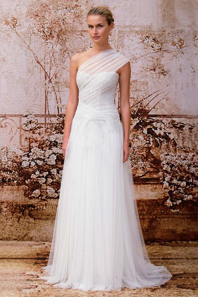 Svadobné šaty biely živôtik s tylovým detailom živôtik zdobený splývavou Korzetový tylový detail zhora zdobený splývavými tkaninami, polopriehľadný nižšie