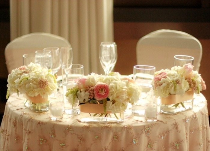 svadobný pár výzdoba stola biela ružová svadobná myšlienka