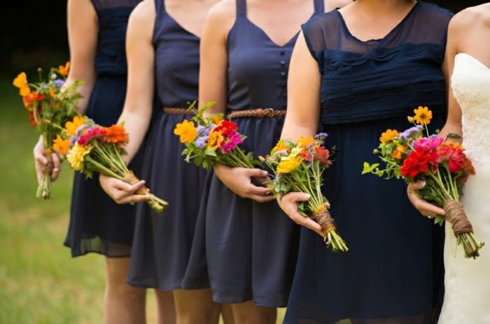 Svadobné miesto pristátia Kvety Družička Miesto pristátia Kvety Družička Modré šaty