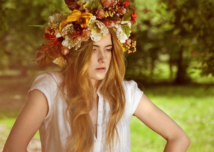 Nápady na jesenný veniec dievča krásne kvety Nápady dievča krásne kvety nevesta