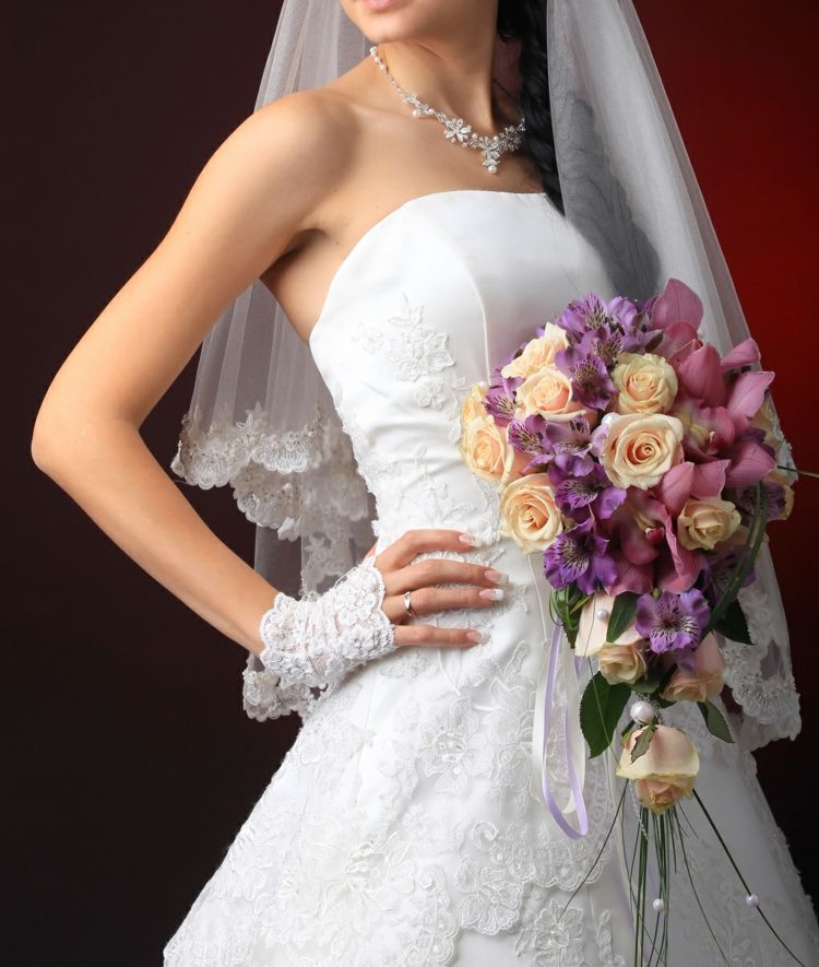 nevesta svadobné šaty ruže perly svadobná kytica vodopád