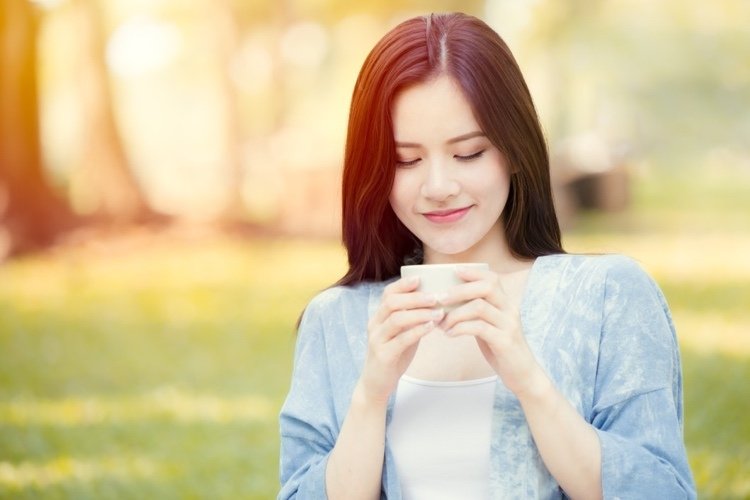 Žihľavový čaj má protizápalový účinok na pokožku