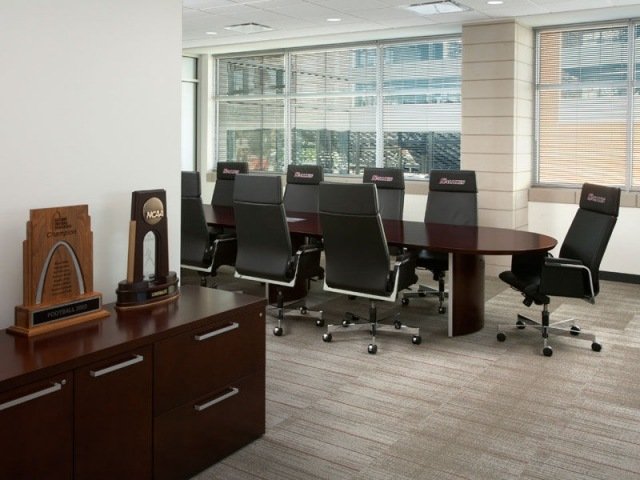 Kožené kreslá do konferenčných miestností AXOS kimball Kožené podrúčky pre zariadenie konferenčných miestností AXOS-kimball kancelária