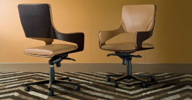 Stoličky do kancelárskeho nábytku-kožený poťah-domáca kancelária-silueta Luca Scacchetti Stoličky pre kancelársky nábytok navrhujú moderný poťah-domáca kancelária-silueta Luca Scacchetti