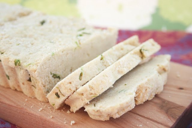 Upečte rýchly chlieb bez kysnutej pažítky rýchly chlieb bez kysnutej pažítky