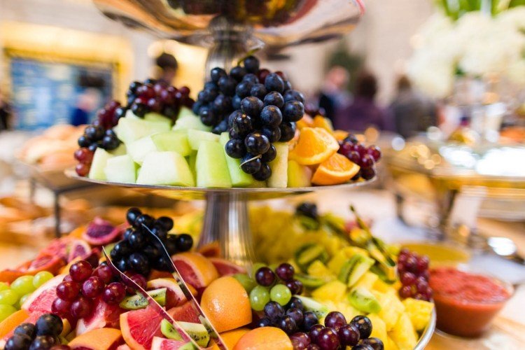 brunch-recepty-nápady-stojan na ovocné koláče