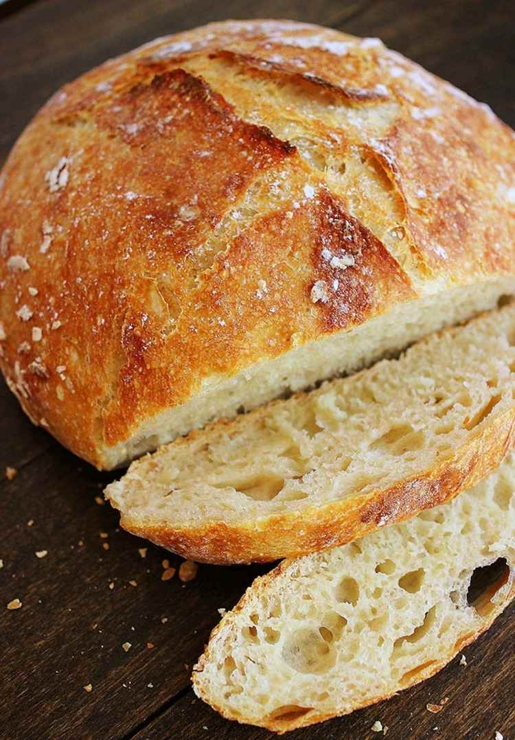 Bruschetta-urob si sám-chlieb-pečie-jednoduché-ingrediencie-múka-droždie