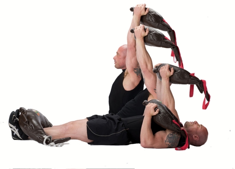 Cvičenie s bulharským vrecom na piesok bulharský vak-cvičenia na budovanie svalov-prídavné závažie