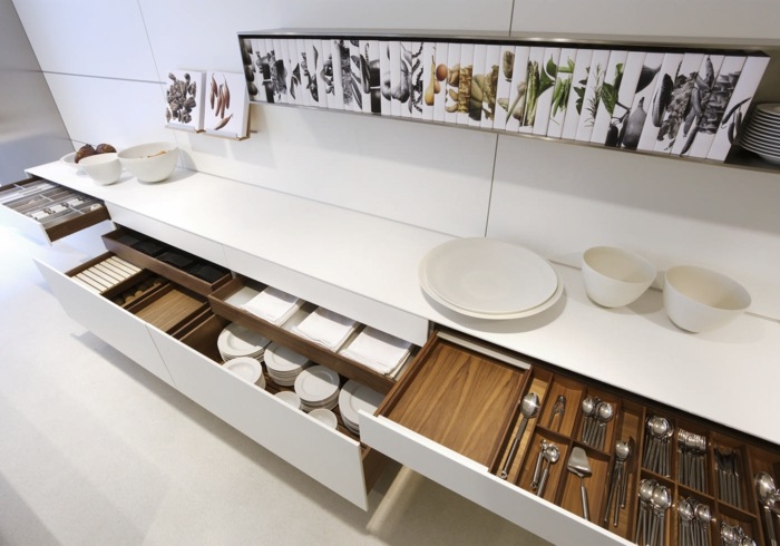 Nástenné dekoračné zásuvky taniere na riad