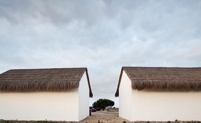 Vila letohrádok-so slamenou strechou-Portugalsko Destinácie-Resort CasasNaAreia