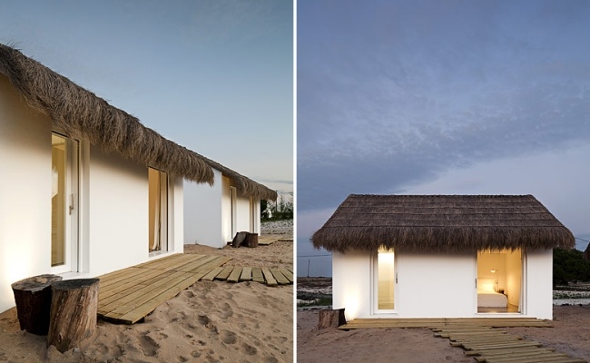 Rezort Bungalov s doškovou strechou Portugalsko-tradičná vonkajšia stena z bielej omietky