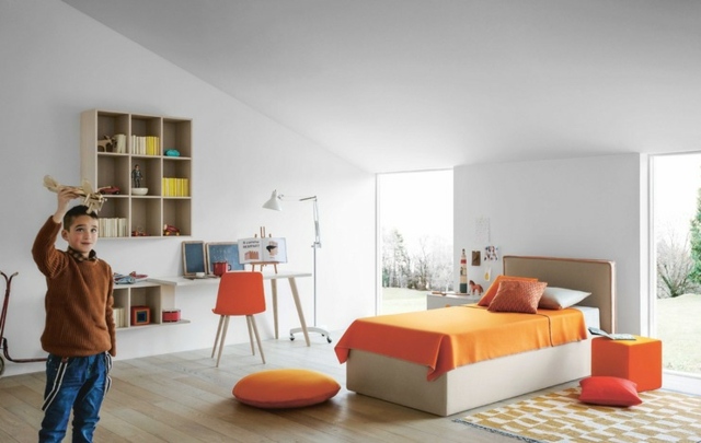 Chlapčenská izba zariadila nuansy prírodného dreva nastaviť prírodné nuansy dreva dub