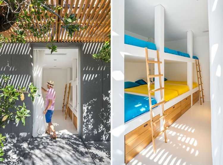 Farebné manželské poschodové postele v modrej a žltej farbe farebný nábytok-spálňa-podkrovné postele-dvojité poschodové postele-žlto-modrá