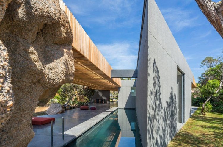 Vyberte si k bazénu nábytok v príjemných farbách ležadlá farebný nábytok-dizajn-bazénu-moderný-bazén-plocha