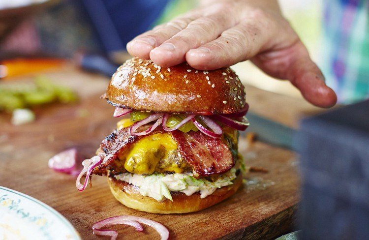jamie oliver burger recept buchty mäsová omáčka