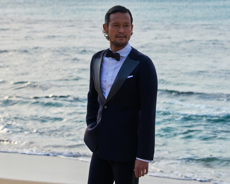 Varianta obchodného neoprénu v čiernej farbe s motýlikom neoprénový čierny dizajn motýlik biela obchodná móda