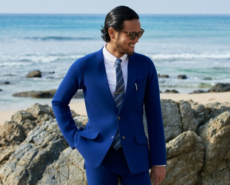 Obchodný neoprén v modrej farbe s kravatou obchodný neoprénový modrý model vodeodolnej skalnej pláže dryflight