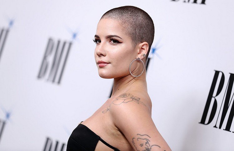 buzz strih ženy veľmi krátky strih odvážna halsey