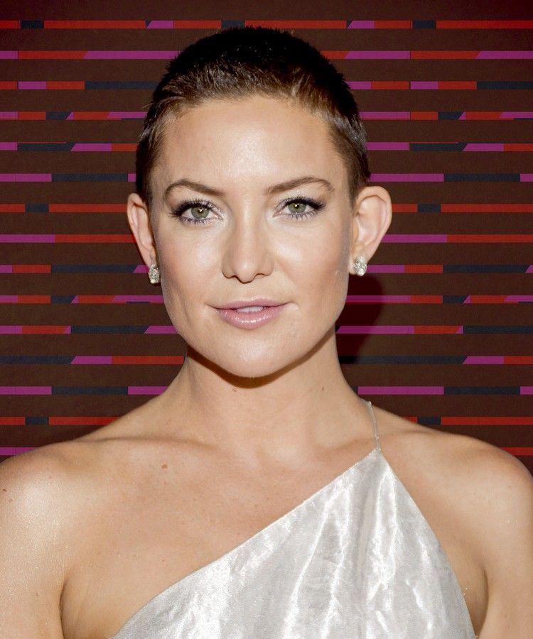 kate hudson krátke vlasy buzz strih filmová rola