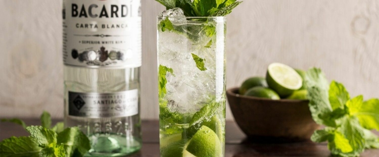 caipirinha-recept-bacardi-variant-koktejl-leto