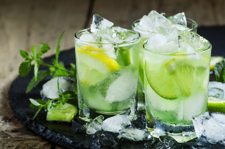 caipirinha recept brazílsky-rafinovaný-cukor-kocky ľadu