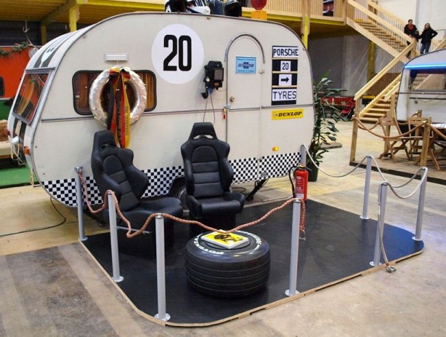 Camping Hostel BaseCamp Bonn-vinobranie karavan Camp Platz Hostel BaseCamp Bonn-vinobranie karavan